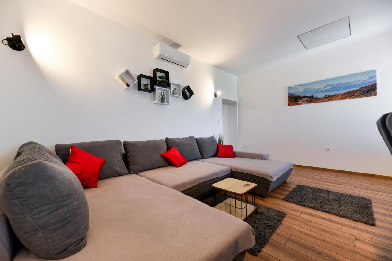Holiday Home Skevini Dvori Starigrad Paklenica Ngoại thất bức ảnh