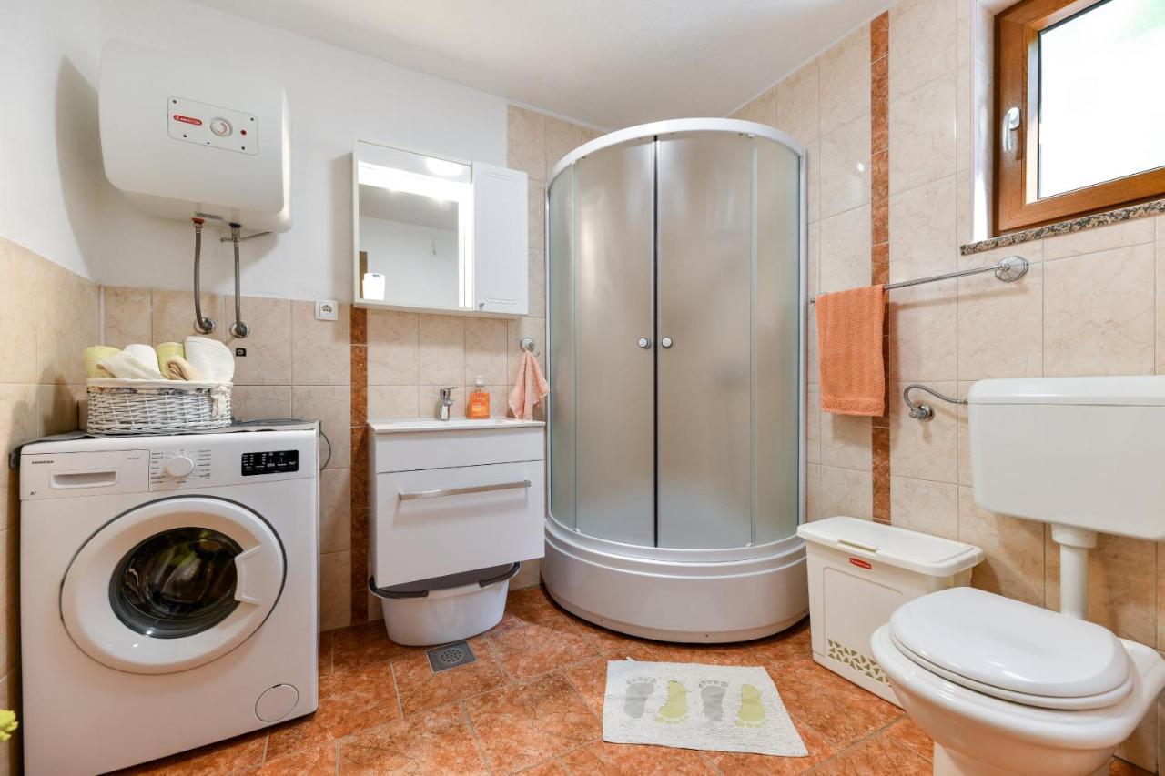 Holiday Home Skevini Dvori Starigrad Paklenica Ngoại thất bức ảnh